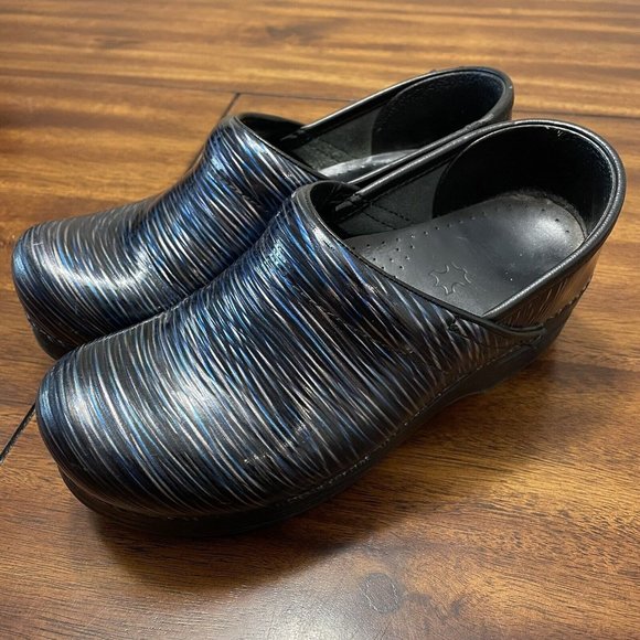 DANSKO WOMEN PROFESSIONAL PATENT LEATHER TRADITIONAL CLOG SILVER/BLUE EU36-5.5-6 - Picture 1 of 7